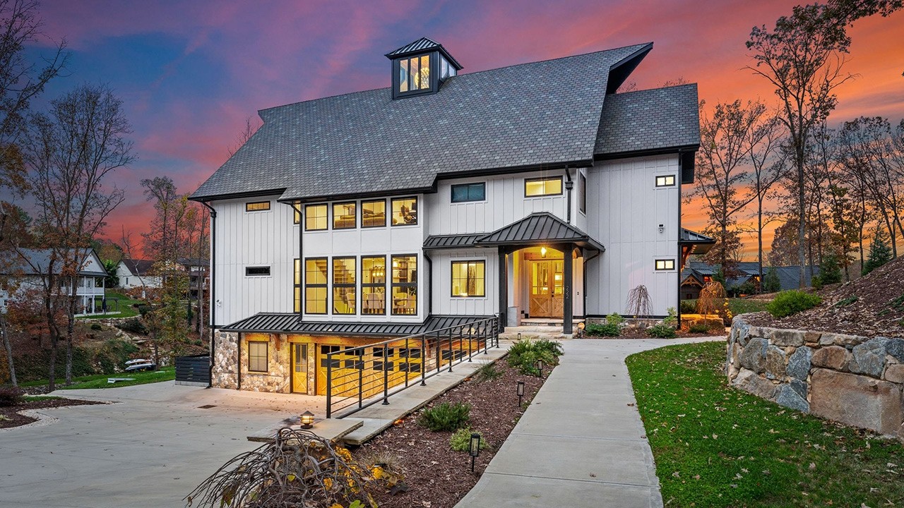 $4,150,000 | ULTIMATE Turn Key Airbnb on Lake Norman | Charlotte NC Real Estate