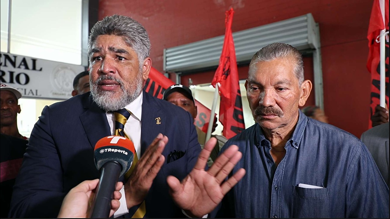 César Ruiloba al culminar la audiencia de apelación Genaro López