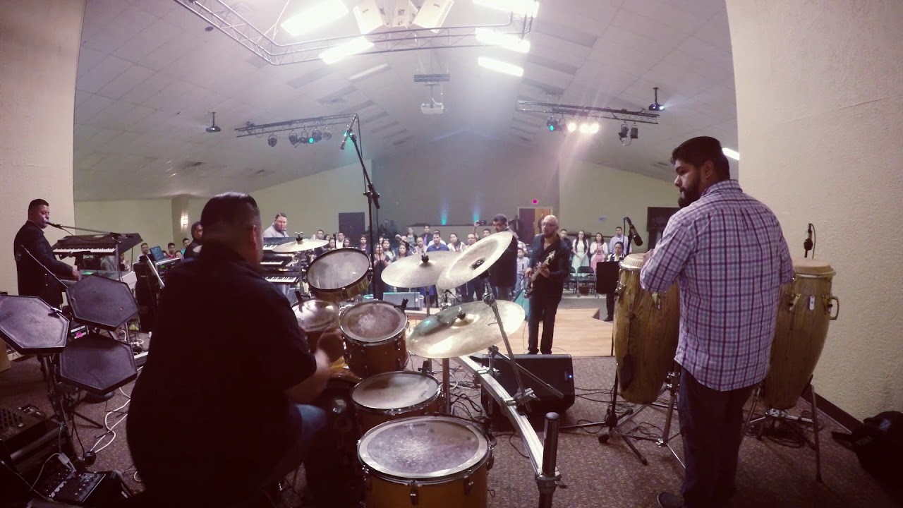 Baterista de Isla de Patmos (Joey Valdez)