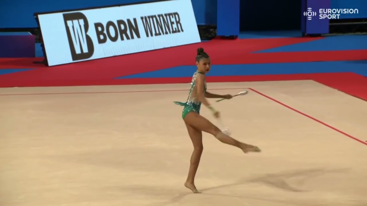 Talya ELKHAYAT (SYR) - 17.900 - Clubs (Maças/Mazas ) Qualifications - 3rd FIG RG Junior World Champ.