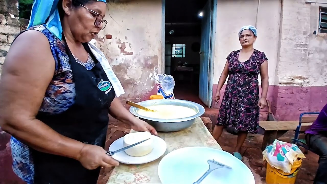 Fazendo pamonha-Venham acompanhar comigo pessoal ! #pamonha #naroça #diaadia .