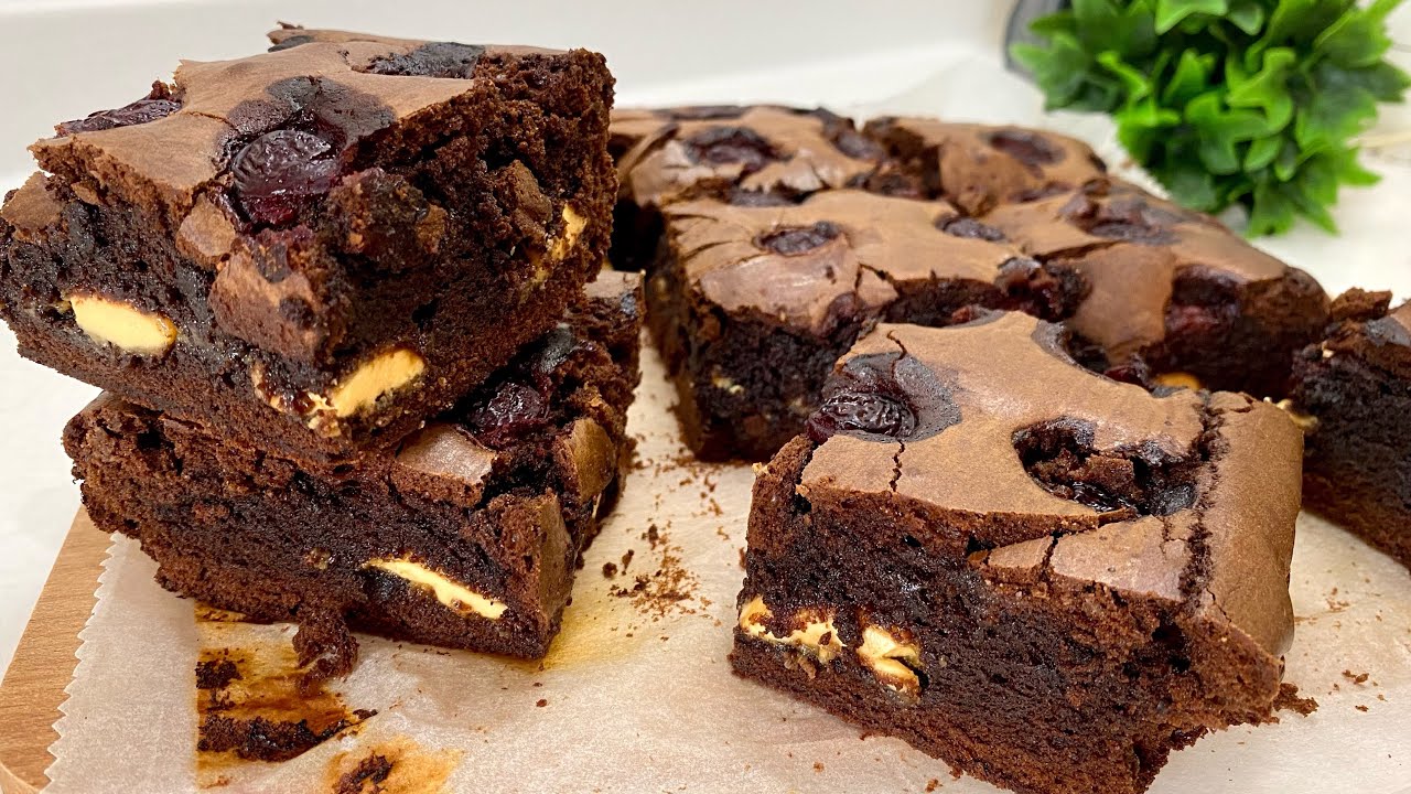 ВЫ ЕСТЬ ПАЛЬЦЫ 😋😍 РЕЦЕПТ БРАУНИ ИЗ БЕЛОГО ШОКОЛАДА С ВИШНЕЙ - Рецепты Чичека