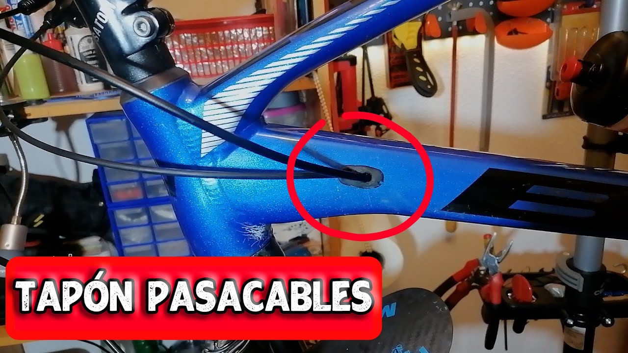 Colocación de tapón pasa cables