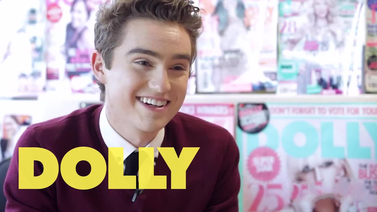 Harrison Craig Answers Your Questions at DOLLY HQ! | Celeb Bites