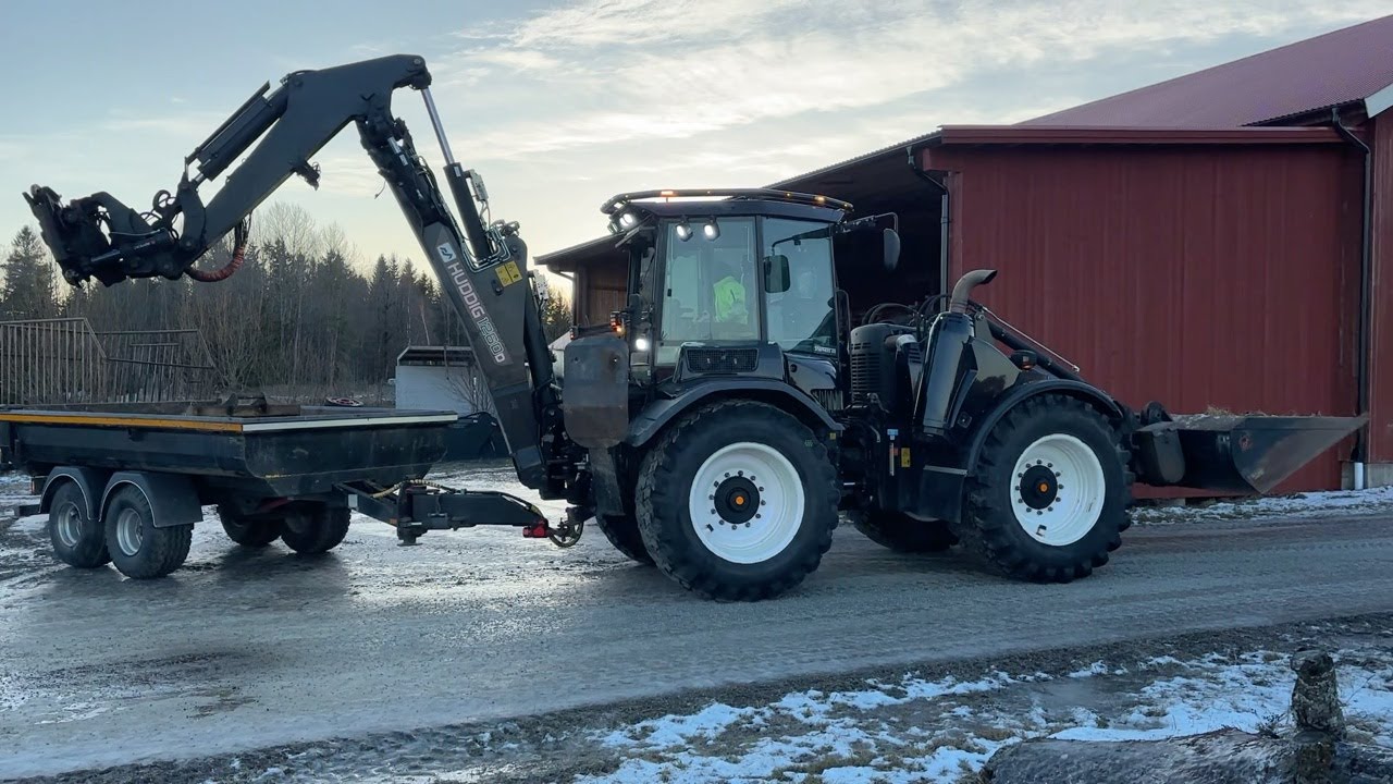 Köp Grävlastare Huddig 1260D med kärra, tiltrotator och skopor på Klaravik