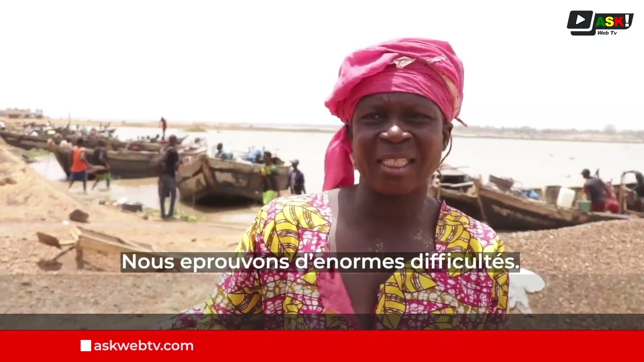 La dure r&eacute;alit&eacute; de l'extraction du sable dans le fleuve Niger &agrave; Koulikoro