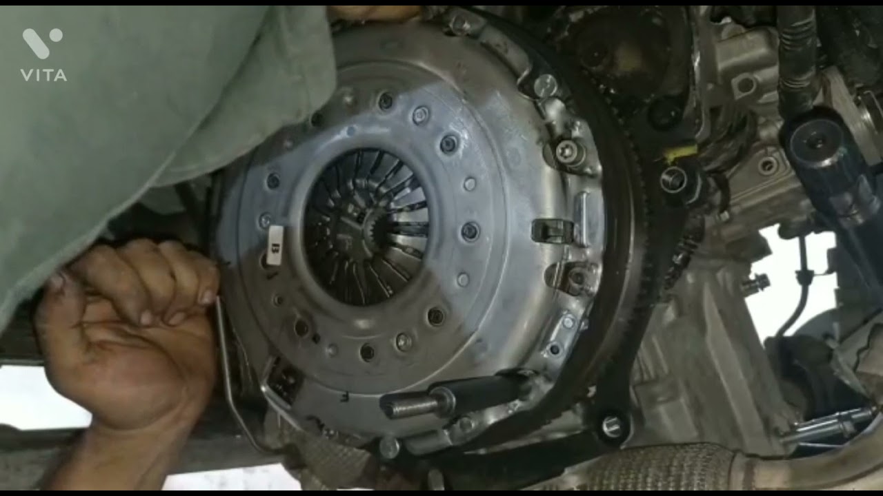 TATA harrier ka clutch overhaul kaise karte hain clutch ke liye special tool bhi use Hota Hai...🛠🔧⚙