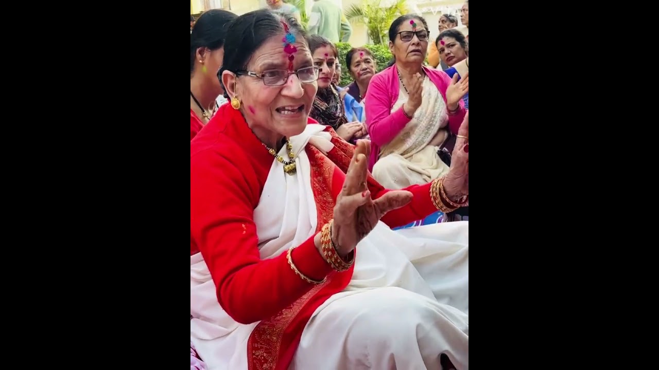 #holi जल भरने चली दोनों बहना 