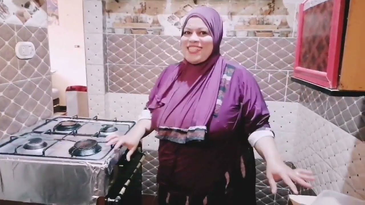 قمت بدل الكسل والخمول نضفت مطبخي وغيرت نظامه وغسلت الحوائط ونضفتا وخليته المطبخ روعه 👍