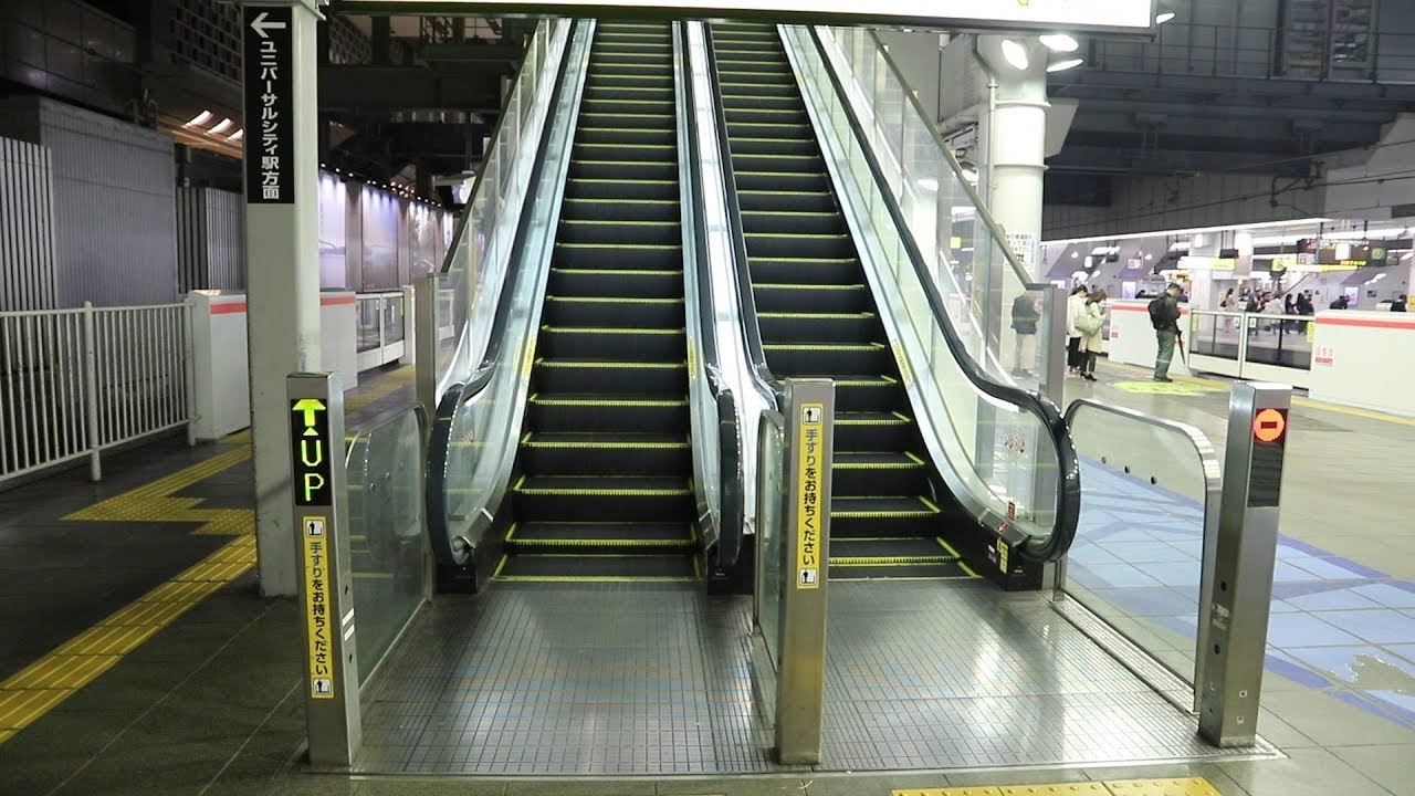 【日立製】JR大阪駅ホーム　昇りエスカレーター