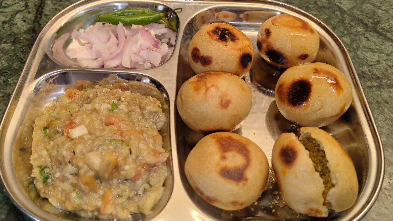 कुकुर में बनाए लिट्टी चोखा एकदम गाँव जैसा  |  Litti Chokha In Pressure Cooker | Bihari Recipe 