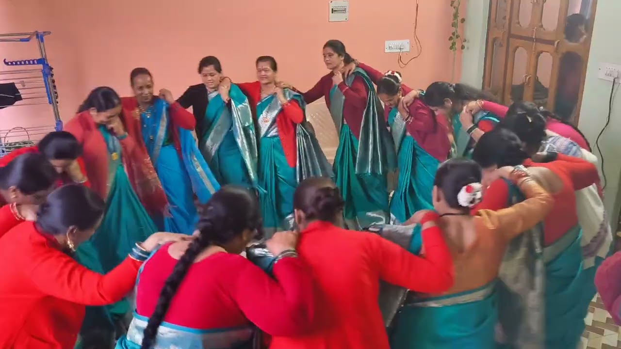 कुमाऊनी झोडा चाचरी लखनऊ में सुंदर प्रस्तुति 👍👍👍#viralvideo 