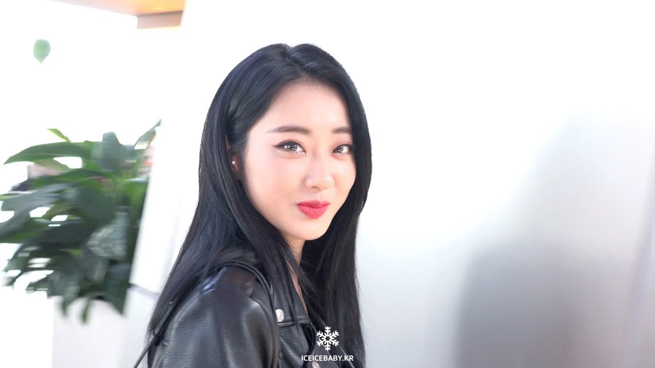 181013 김포공항 나인뮤지스 경리 직캠
