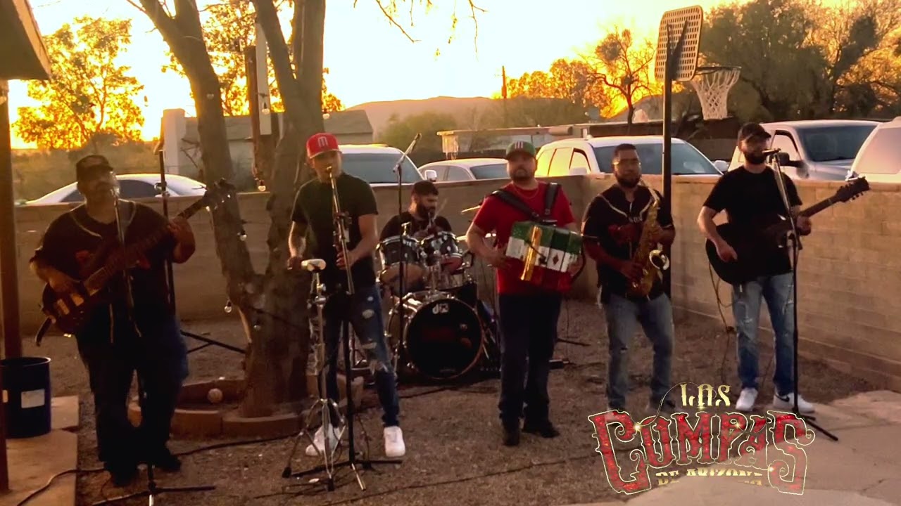 ￼ la Gozadera-los compás de Arizona grabación en vivo. No tengo los derechos de la música.