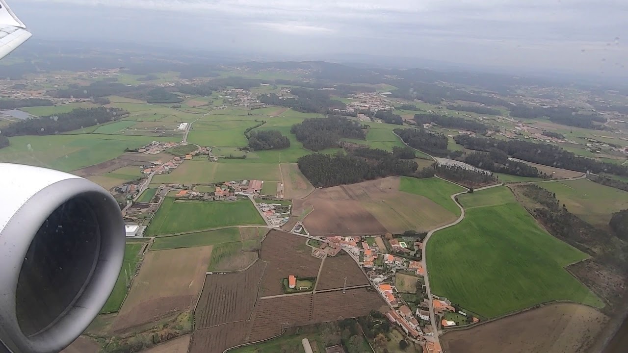 Landing at Porto Francisco Sá Carneiro Airport, Maia / Porto, Norte, Portugal - 16 January, 2020