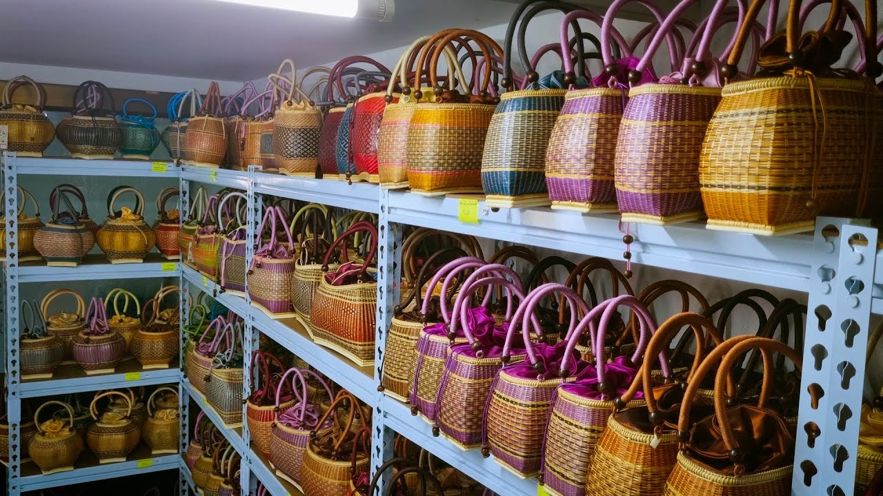 งานละเอียด ผลิตภัณฑ์จักสานจากไม้ไผ่ สุดยอดงานฝีมือที่ถูกถ่ายทอดจากรุ่นสู่รุ่น  เป็นอย่างไร ดูคลิปนี้