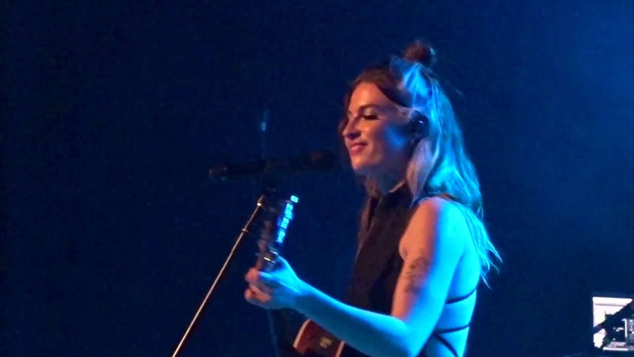 Fletcher - For Cari. Live 04/29/2022 in Cologne, Germany.