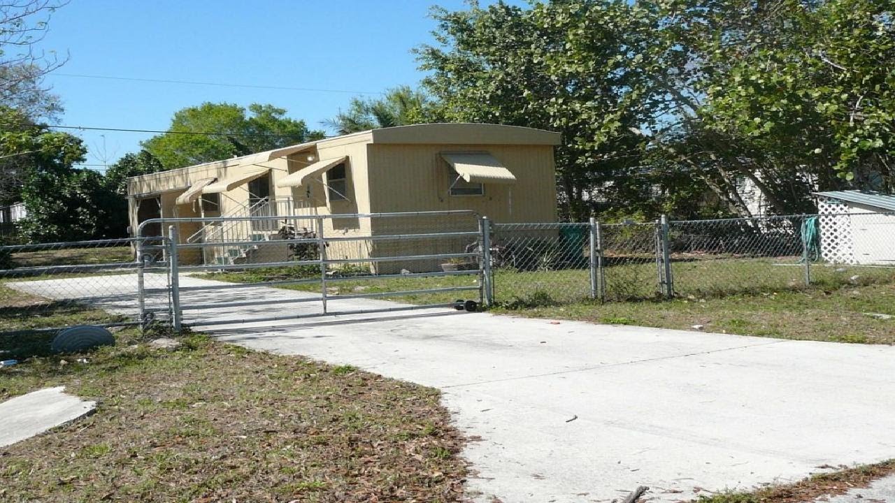 1115 E JOY LANE, FORT PIERCE, FL Presented by Mark Tierney.