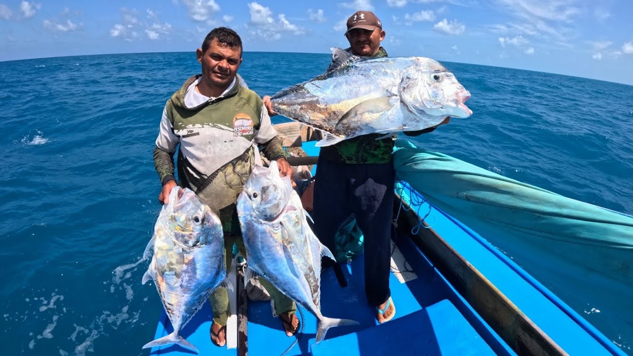 PESCARIA EM ALTO MAR SÓ OS BRUTOS 🎣😱