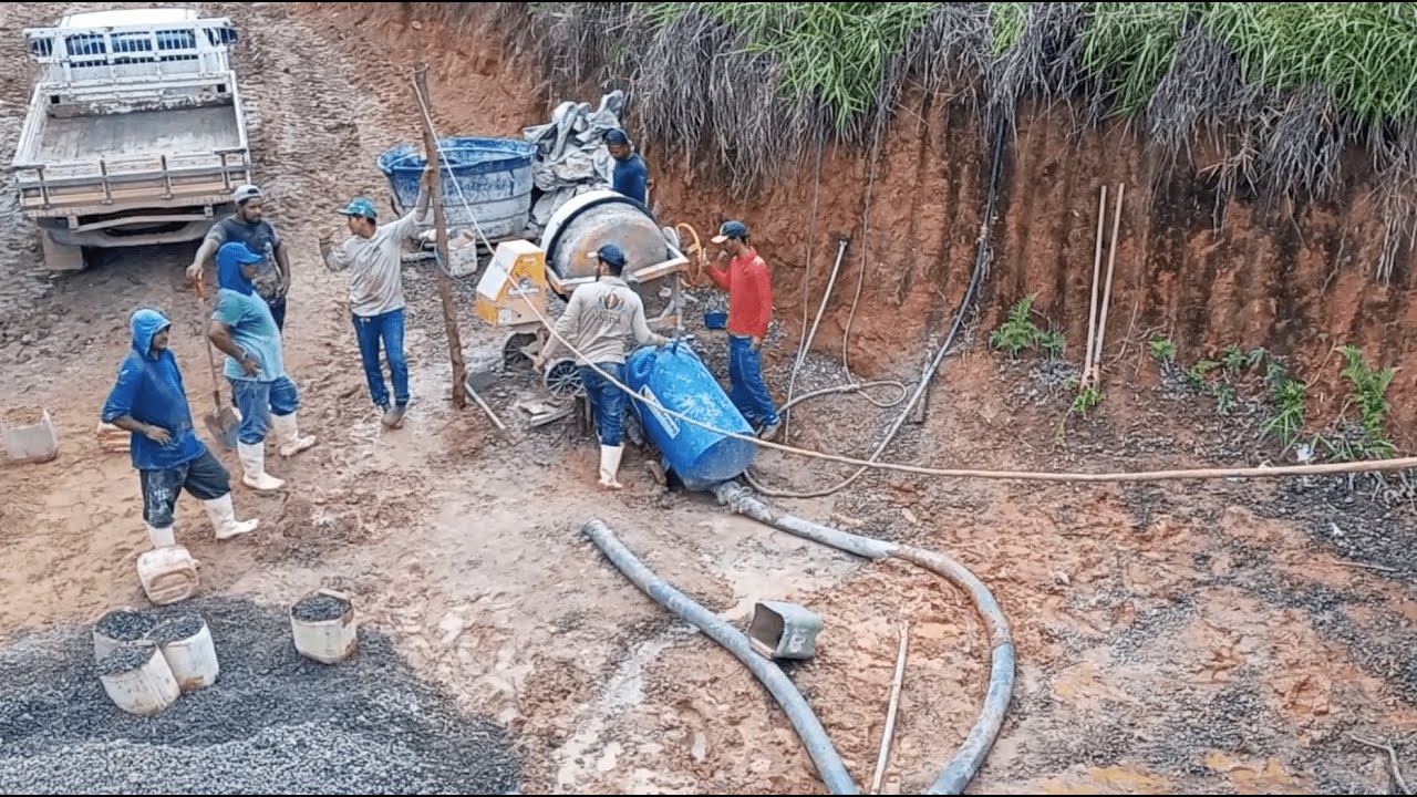 CONSTRUINDO UMA BARRAGEM! Com uma Bomba de Concreto