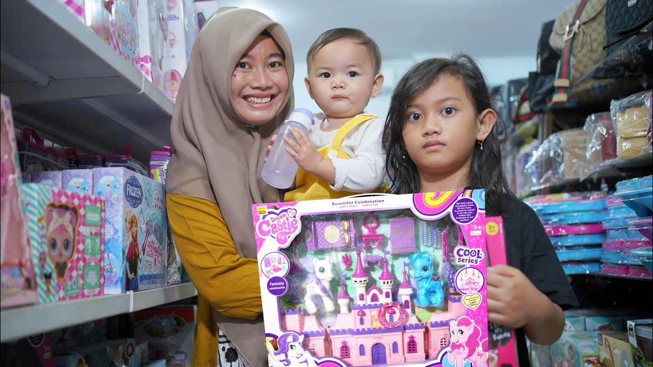 JAGAIN BAYI LUCU ARUMI 👶 DAN BELI MAINAN BARU | Salsa and family