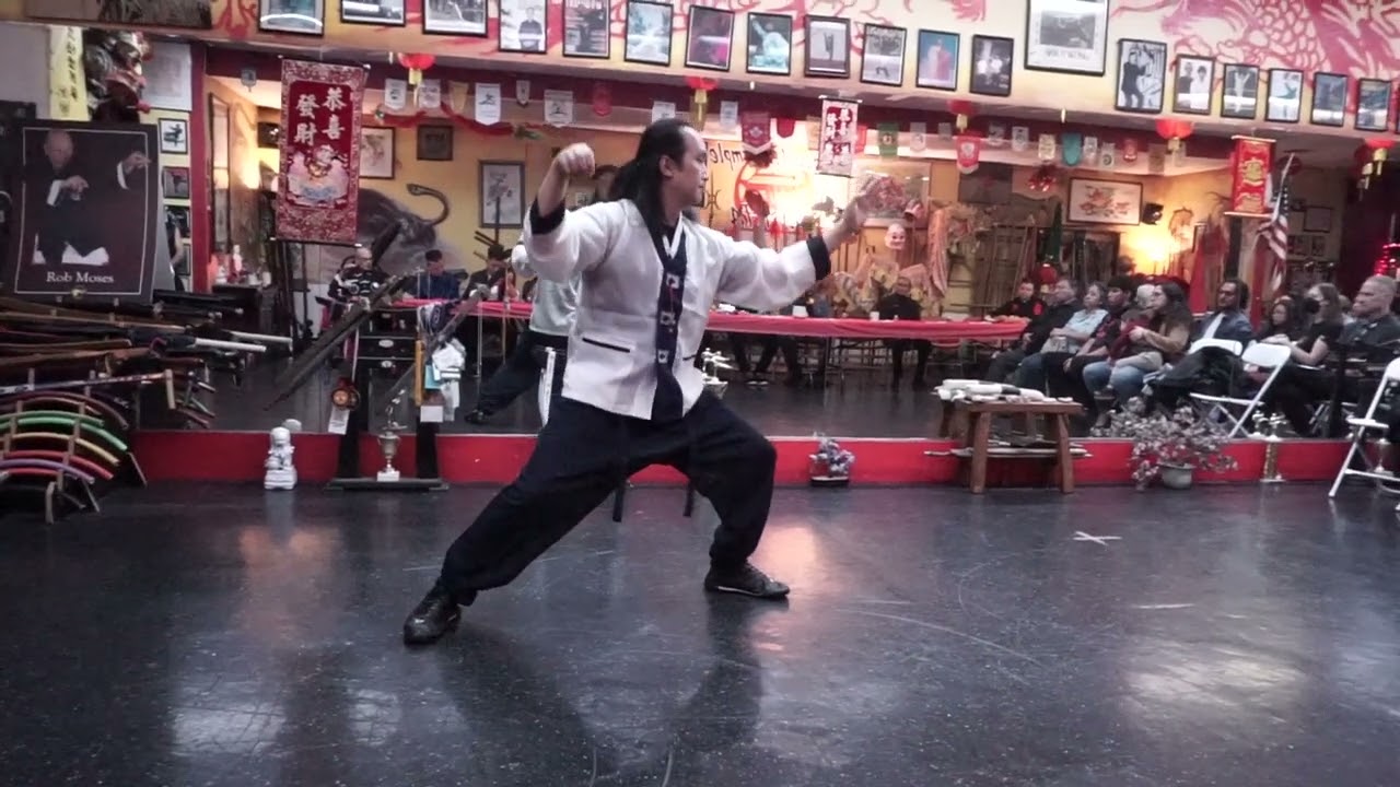 Hun Yuan Yang Chen = Xiaoyao Tai Chi