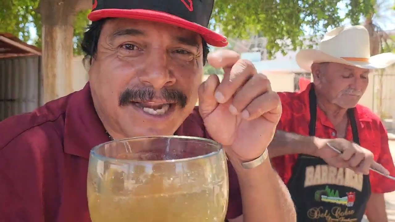 @El Gato Parado Oficial fritanga de pescado con don rosario y doña ramona en la plaza del musico