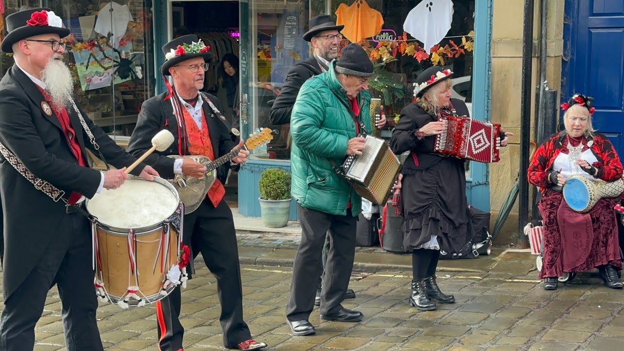 Band t’Thorns playing old Morris tunes at Haworth Steampunk Weekend 2024