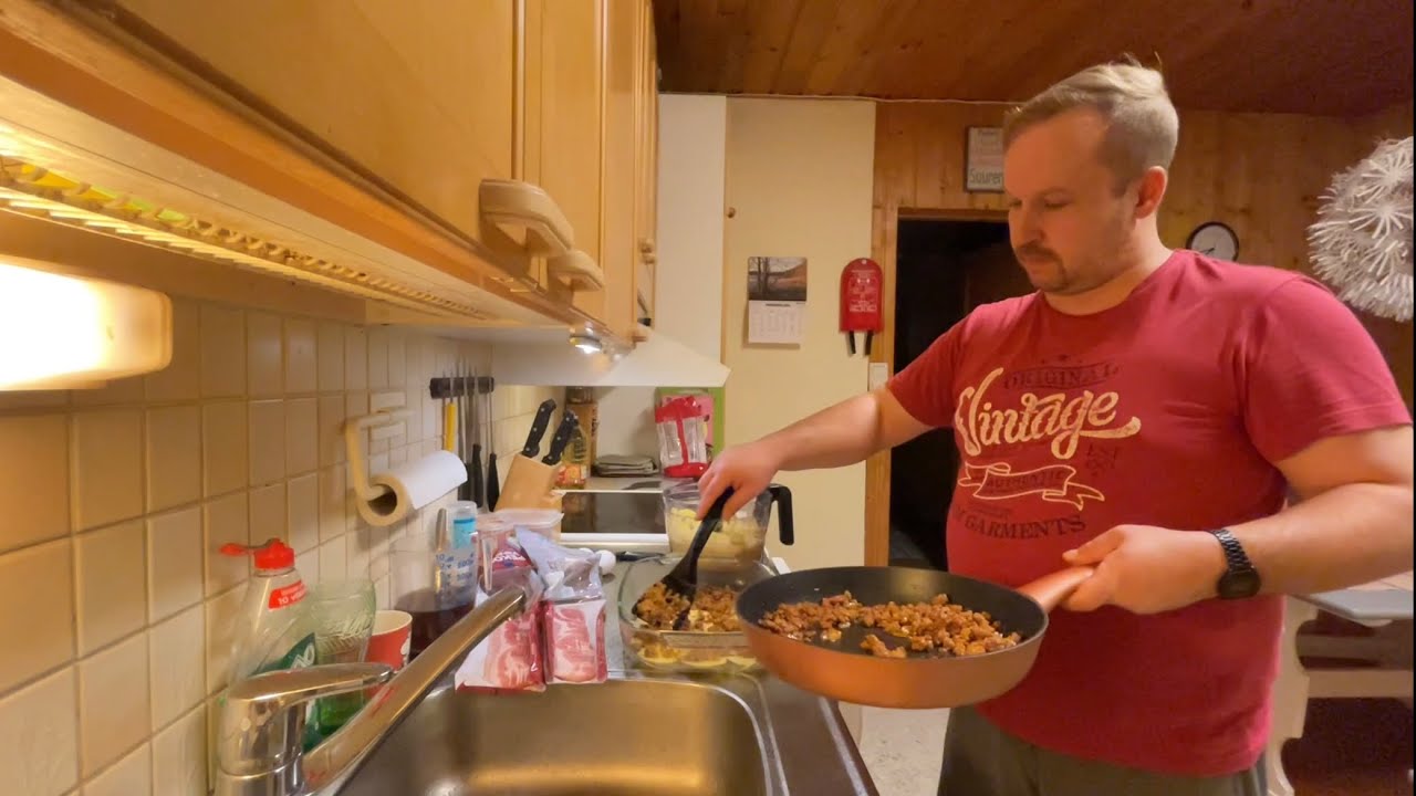 Pottulootoo leivinuunissa keskiviikko aamuna