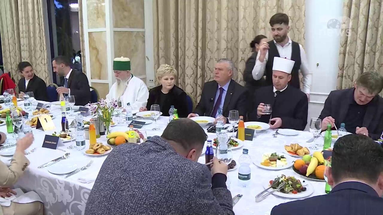 Shkëlqim Hajrari iftar në Muajin e  Ramazanit/Krerë të komuniteteve fetare e politikanë bëhen bashkë
