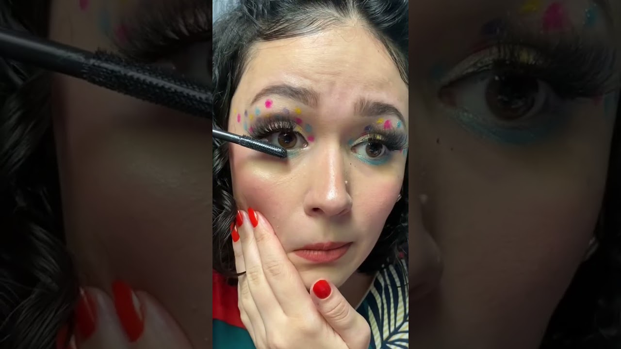 A maquiagem de carnaval MAIS F&Aacute;CIL DO MUNDO! 🥳 #maquiagem #makeup #tutorial #maquiagemdecarnaval