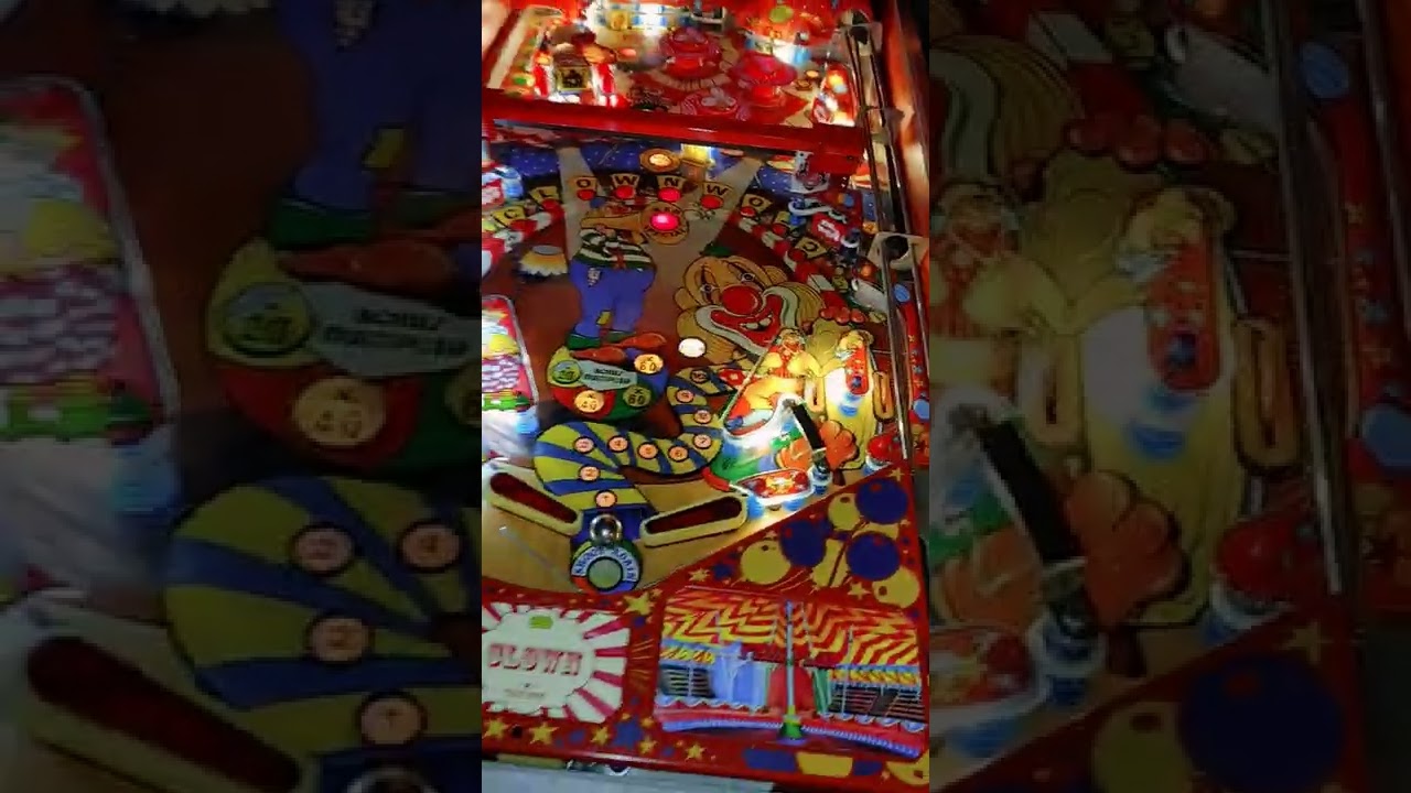 clown pinball machine (zaccaria)