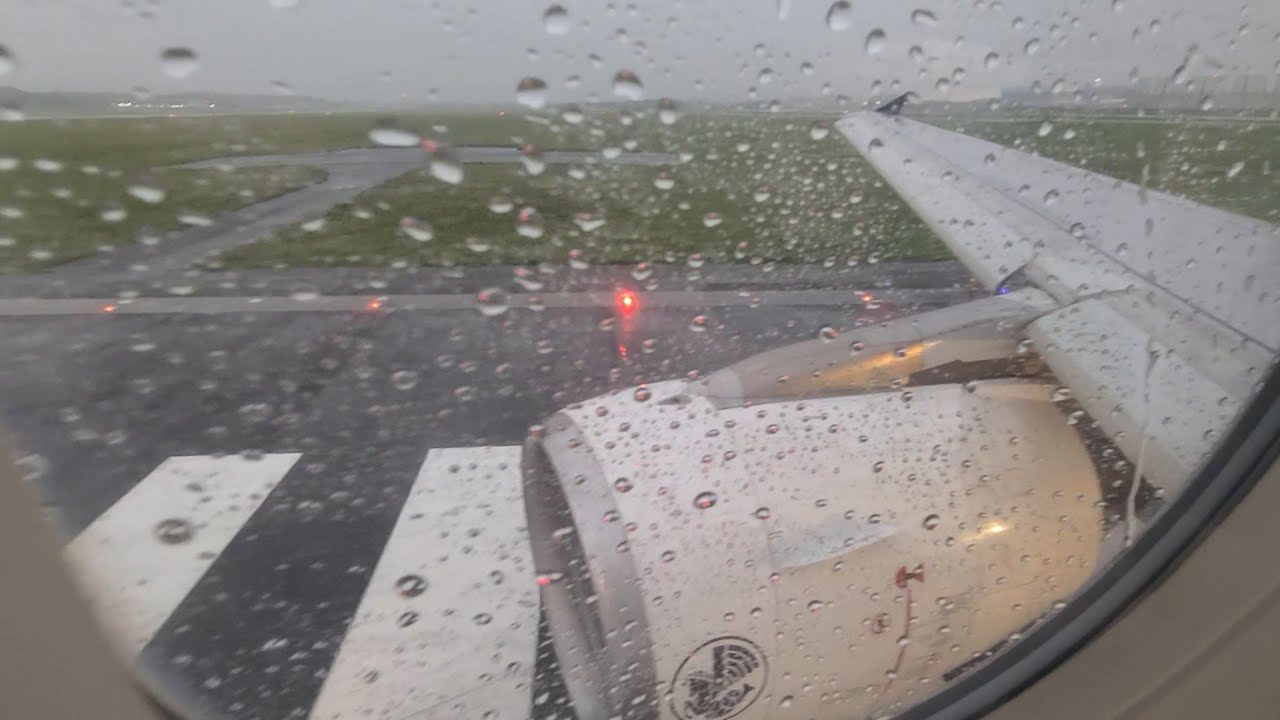 Air France A321 take off bad weather