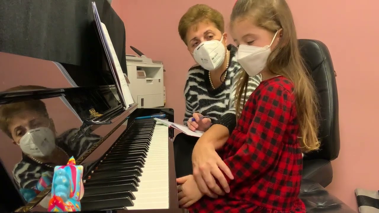 Piano Lesson with little Ms. Clara (5). Irina Gorin