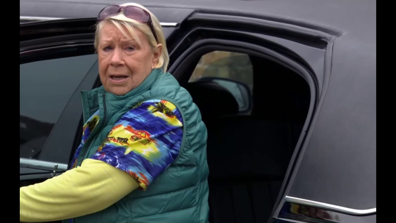 EastEnders - Mo Leaves Walford | Julia's Theme | 03-04-2021