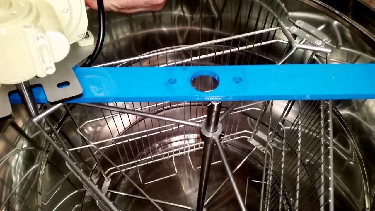 Montar un motor en un extractor del miel, apicultura, colmenas.