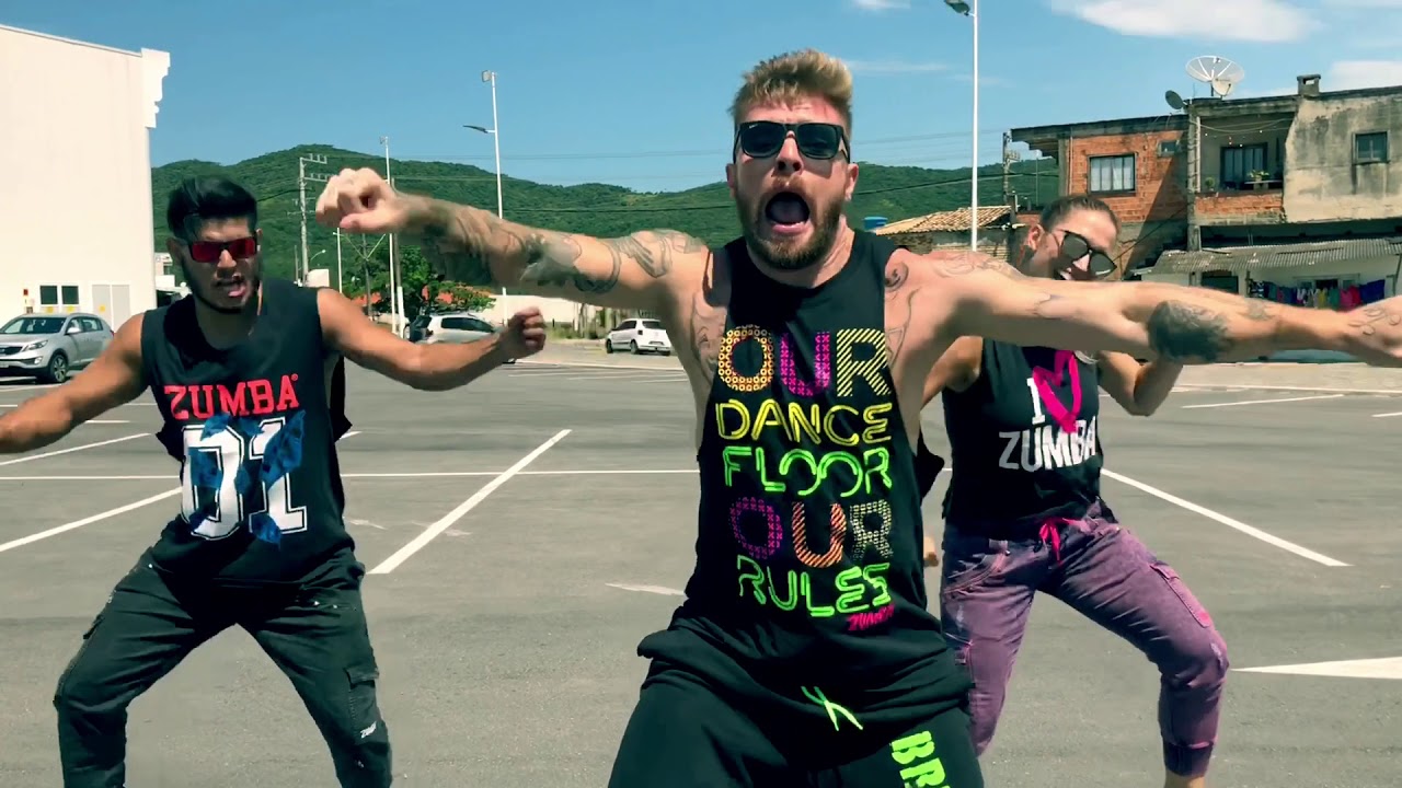 Azukita - Steve Aoki, Daddy Yankee, Play-N-Skillz & Elvis Crespo - Marlon Alves Dance MAs - Zumba