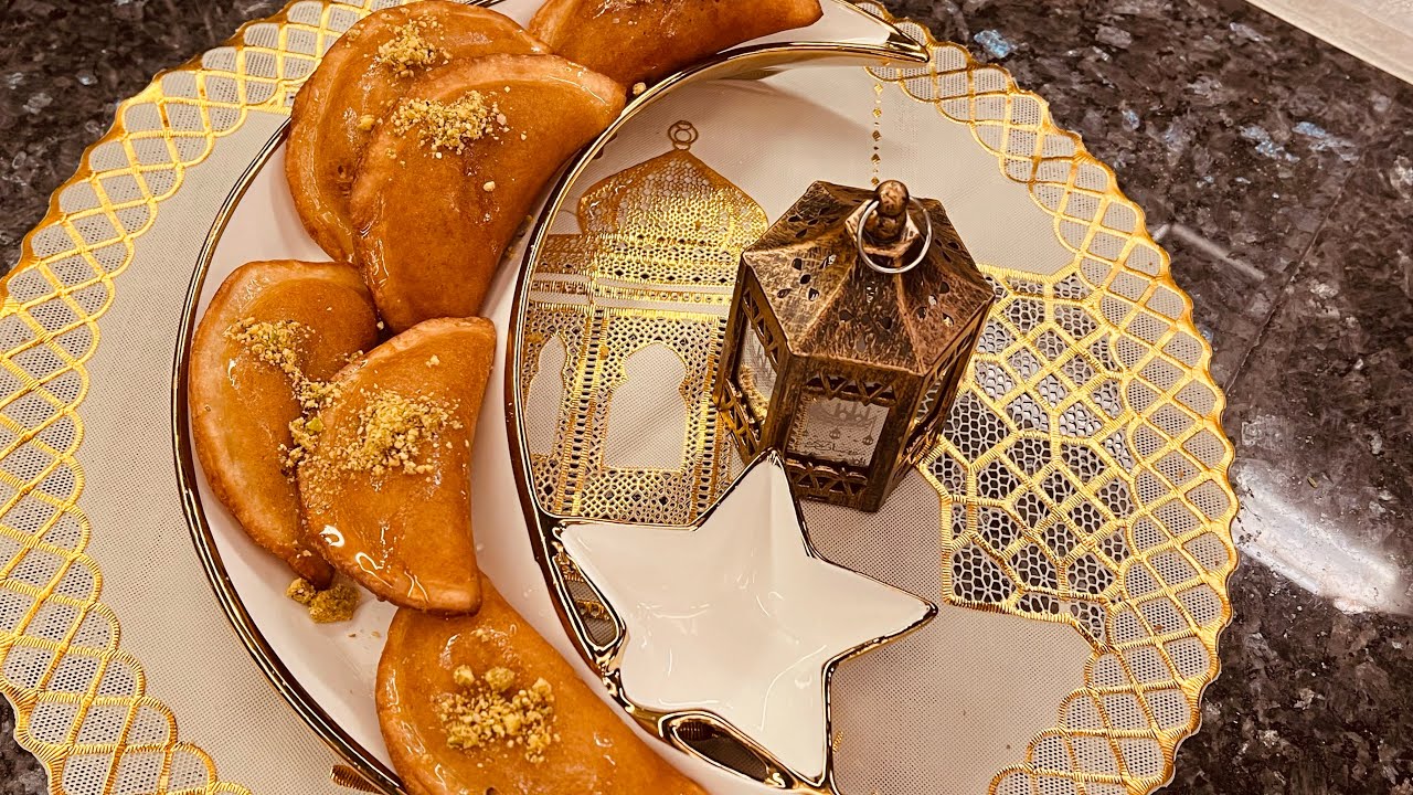 بدون سميط وكمان مش حتشرب زيت خالص👌عجينة القطايف بطريقة سهله وبسيطة 👍والنتيجة حتبهرك