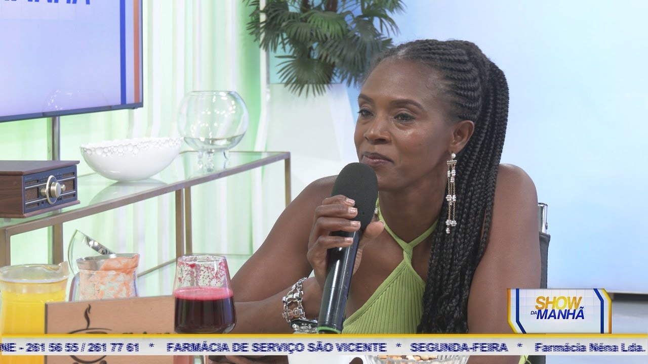 Show da Manhã: Conversa com artista Santa Silva