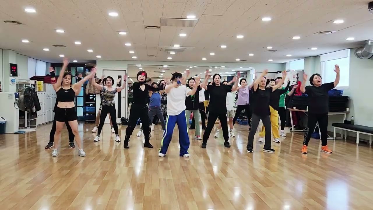 김건모~ 💕 사랑해 💕(정면모드)   노래는 김건모 넘 좋다   다이어트 댄스 #에어로빅 