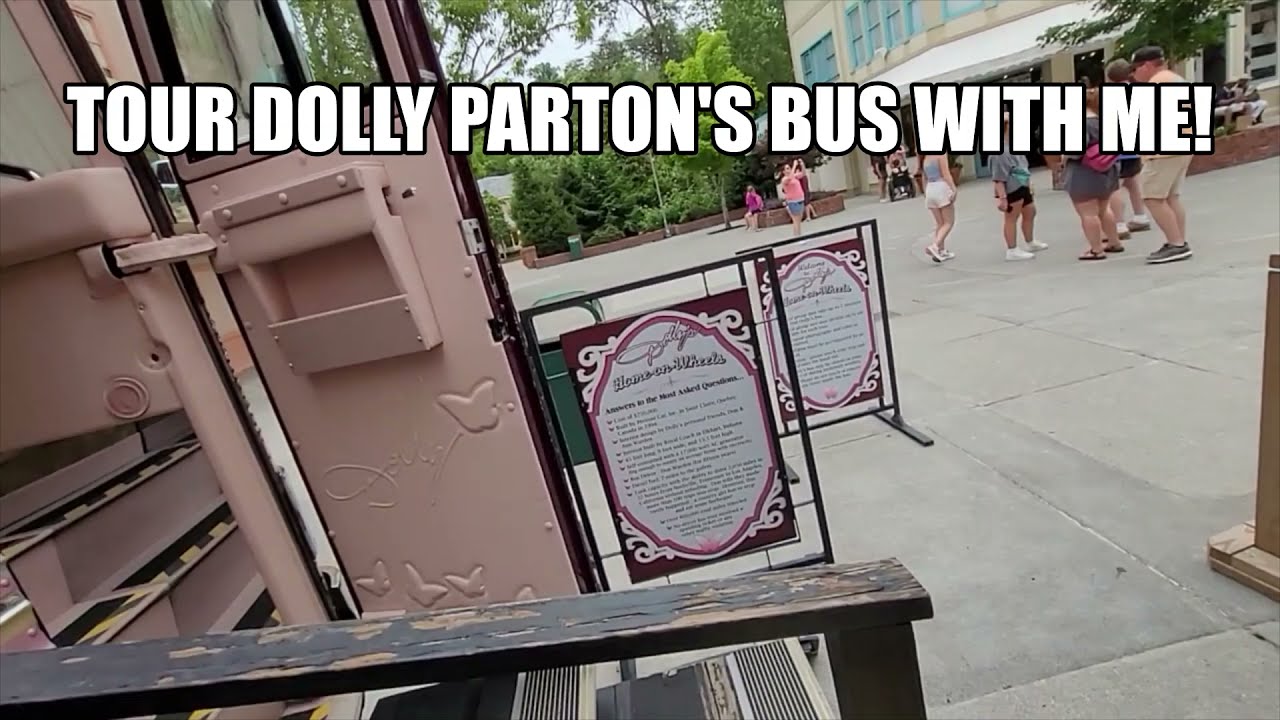 Who loves Dolly!  Dolly Parton's Tour Bus in Dollywood!  Tour it with me!