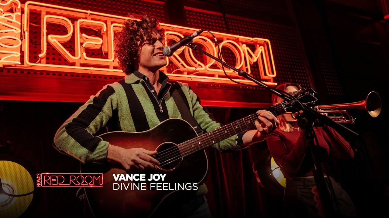 Vance Joy - Divine Feelings (Live at Nova’s Red Room)