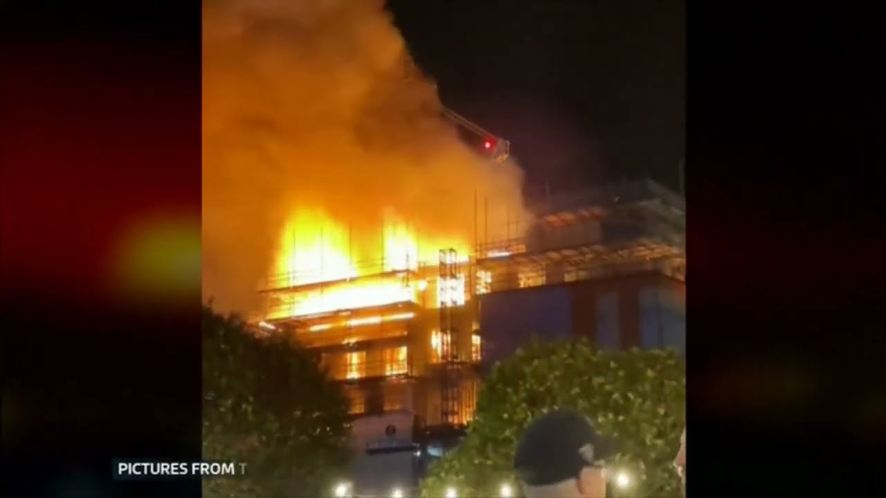 Leeds fire: Emergency crews tackle city centre blaze (UK)