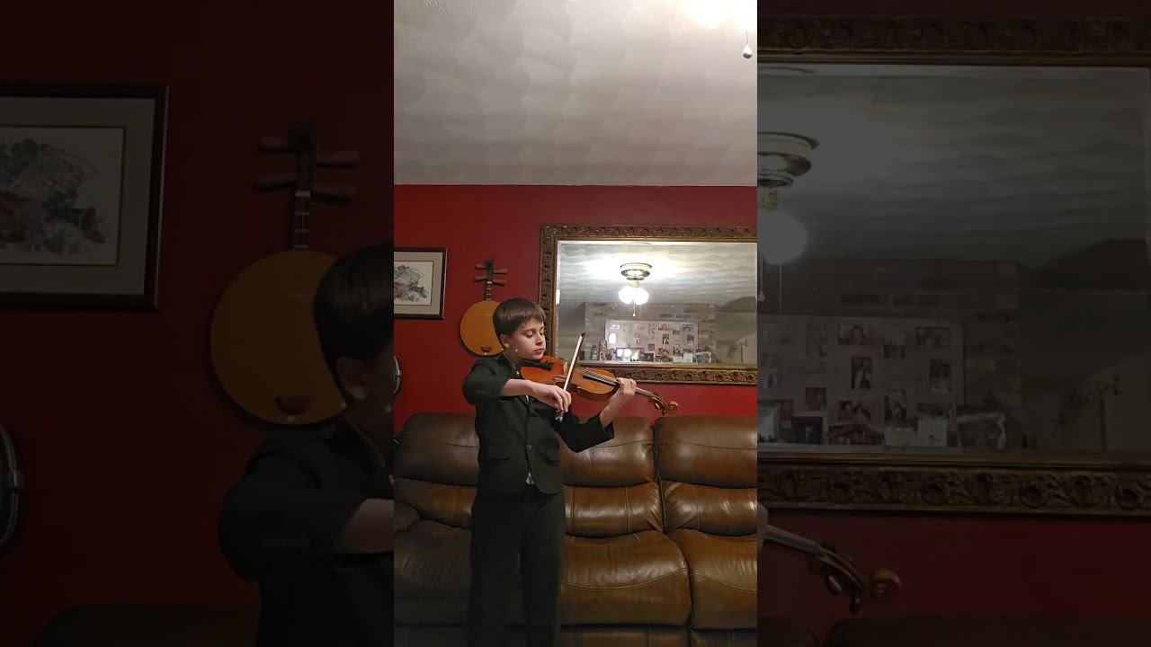 Petar Dell'Olio plays Cantabile by Paganini