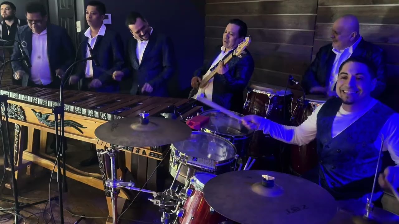 Mix de cumbias bailables con marimba; Flores Peteneras. Concierto marimbistico en Philadelphia USA. 