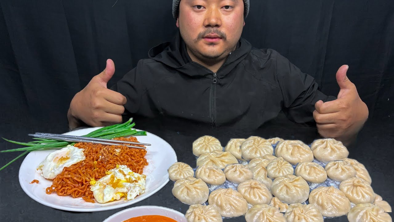 Pork momo & 2x ramen 🍜 egg omelette 🍳 