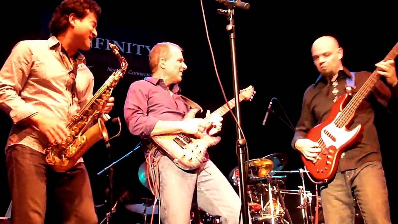 RIPPINGTONS'  LIVE!!!!!!!.............