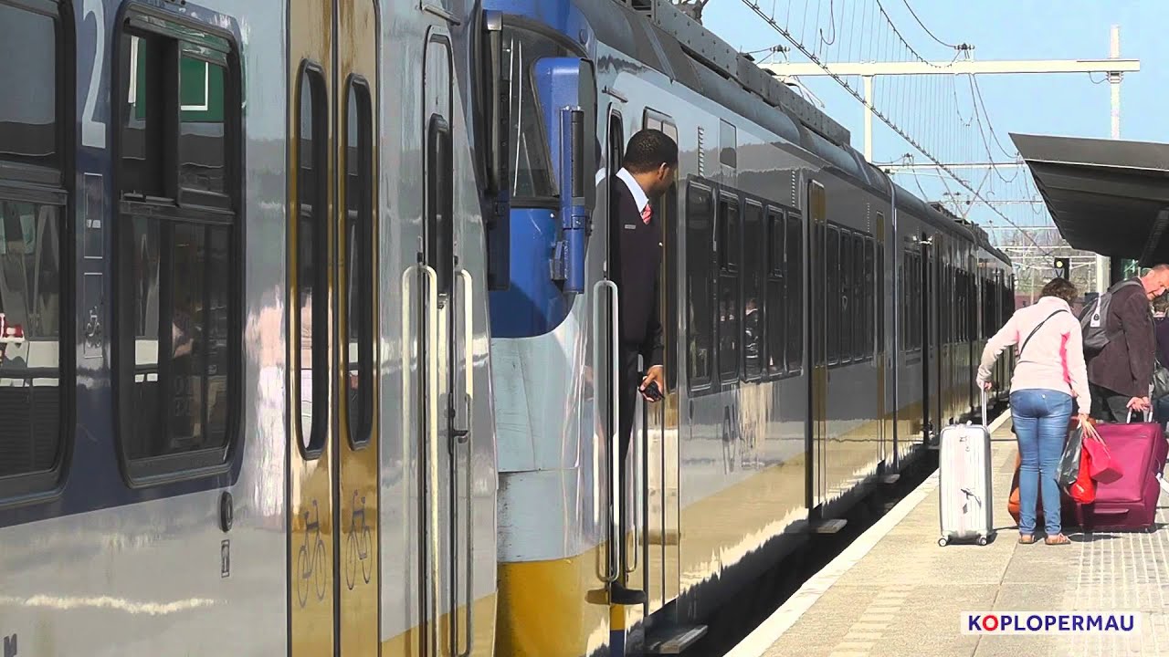 SGMm halteert op station Purmerend Weidevenne!