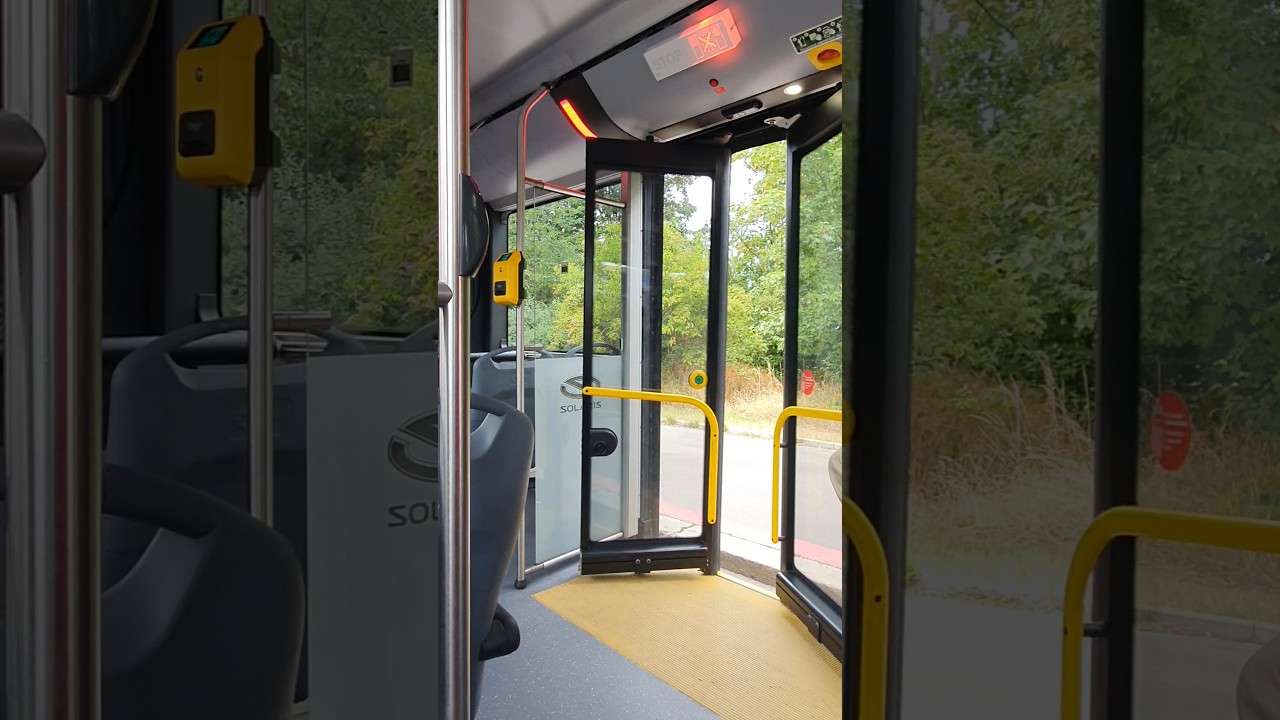 Bus Doors Closing - Solaris @ Prague - Czech Republic #bus #busdoor #shorts