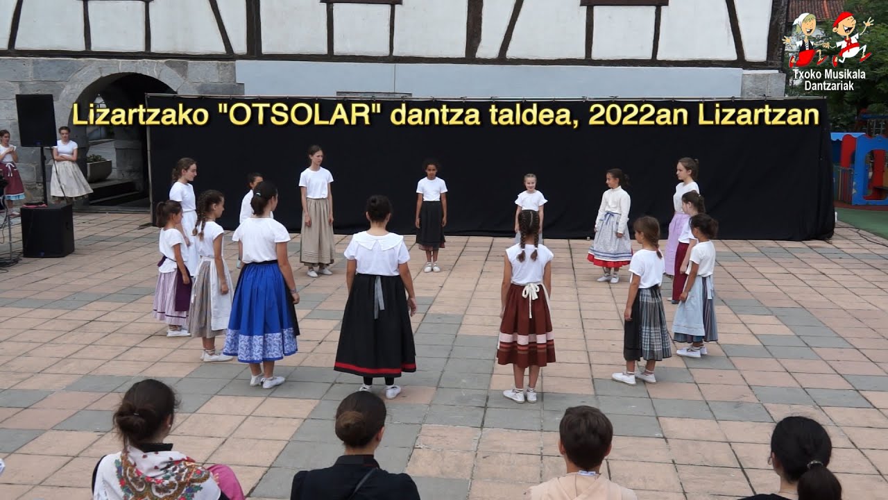 202206040204 Otsolar dantza taldea Banakoa dantzatuko dute